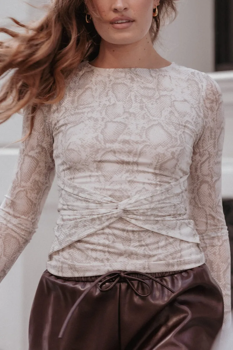 Blusa Bellie Twisted Mesh Snake Estampado - foto 1