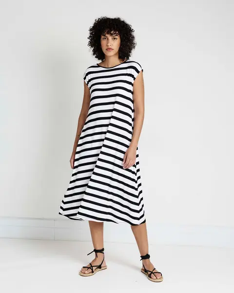 Vestido Capri Divine Jersey Flared Preto/Branco Listrado